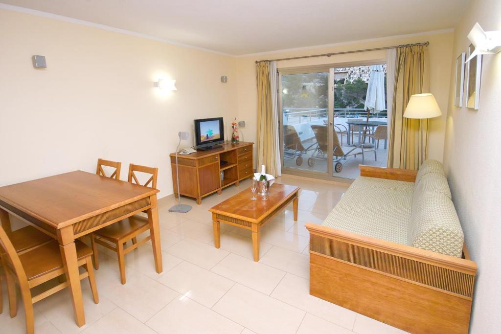 Apartamentos Balansat Port de Sant Miguel 객실 사진